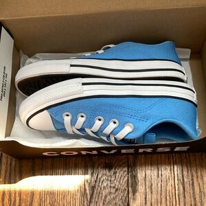 NIB New in Box Size 13 Child Blue Converse